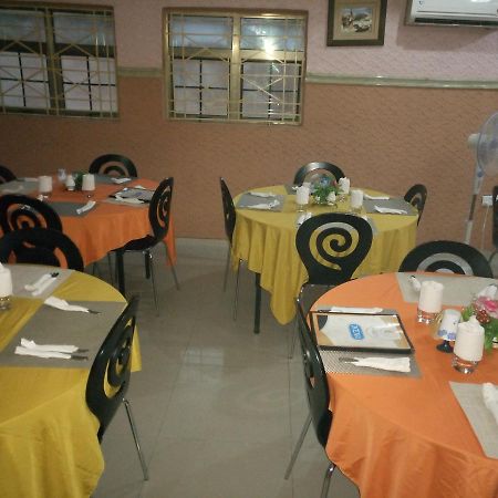 Glorious Hotel & Suites Ikotun エクステリア 写真