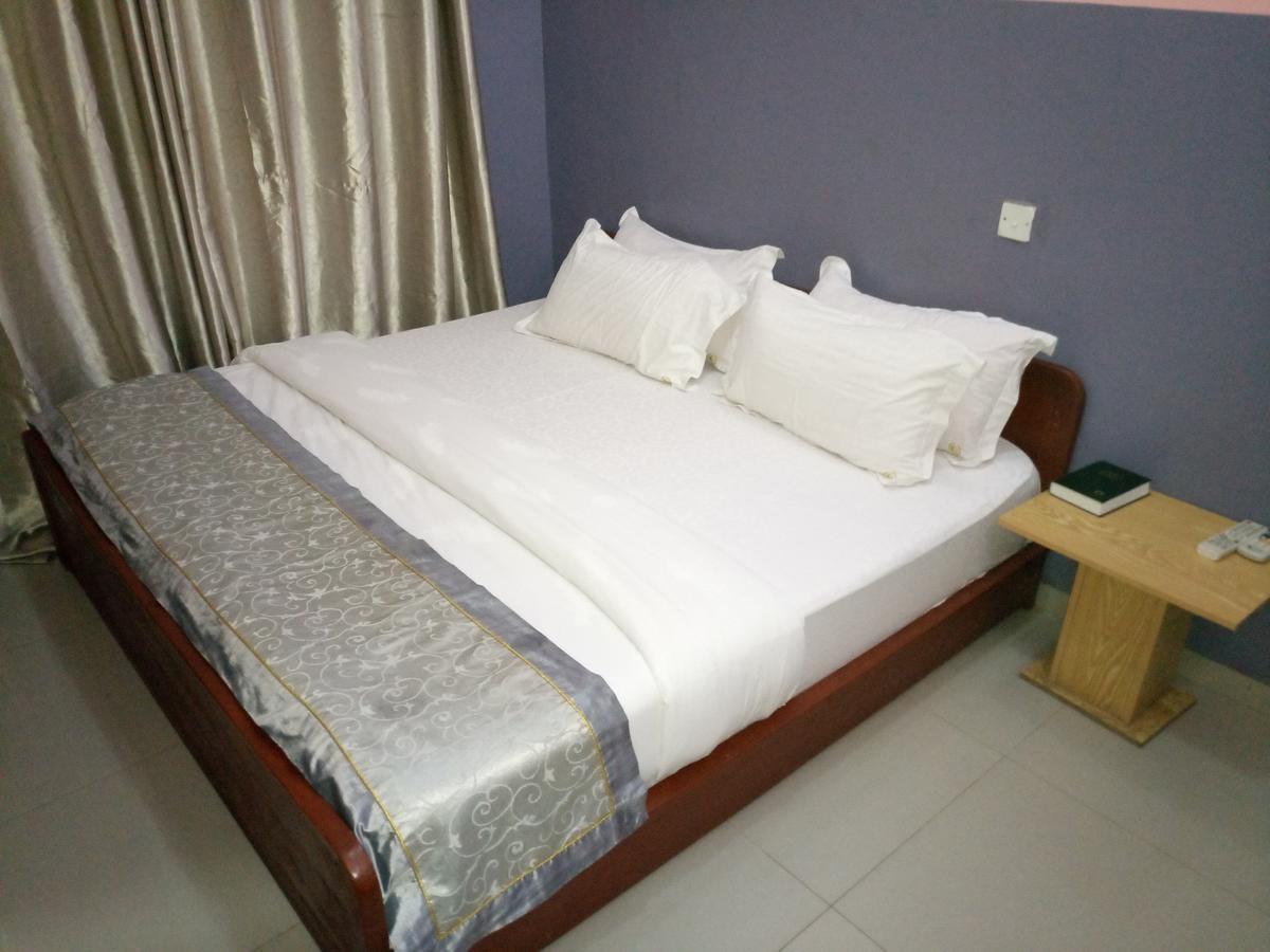 Glorious Hotel & Suites Ikotun エクステリア 写真