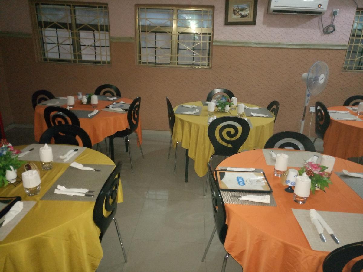 Glorious Hotel & Suites Ikotun エクステリア 写真